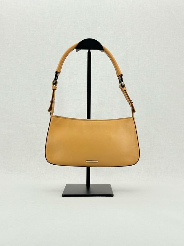 Pre - loved GUCCI Vintage Beige Baguette Bag at Reems Closet