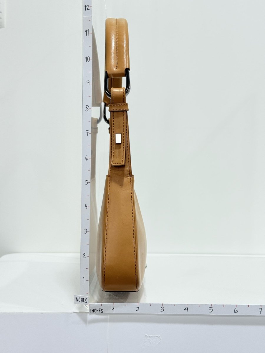 Pre - loved GUCCI Vintage Beige Baguette Bag at Reems Closet