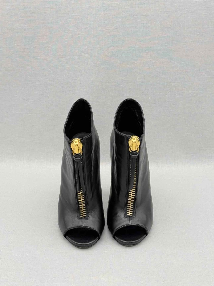 Pre-loved GUISEPPE ZANOTTI Zip Front Black Size EU 37.5 Booties at Reems Closet