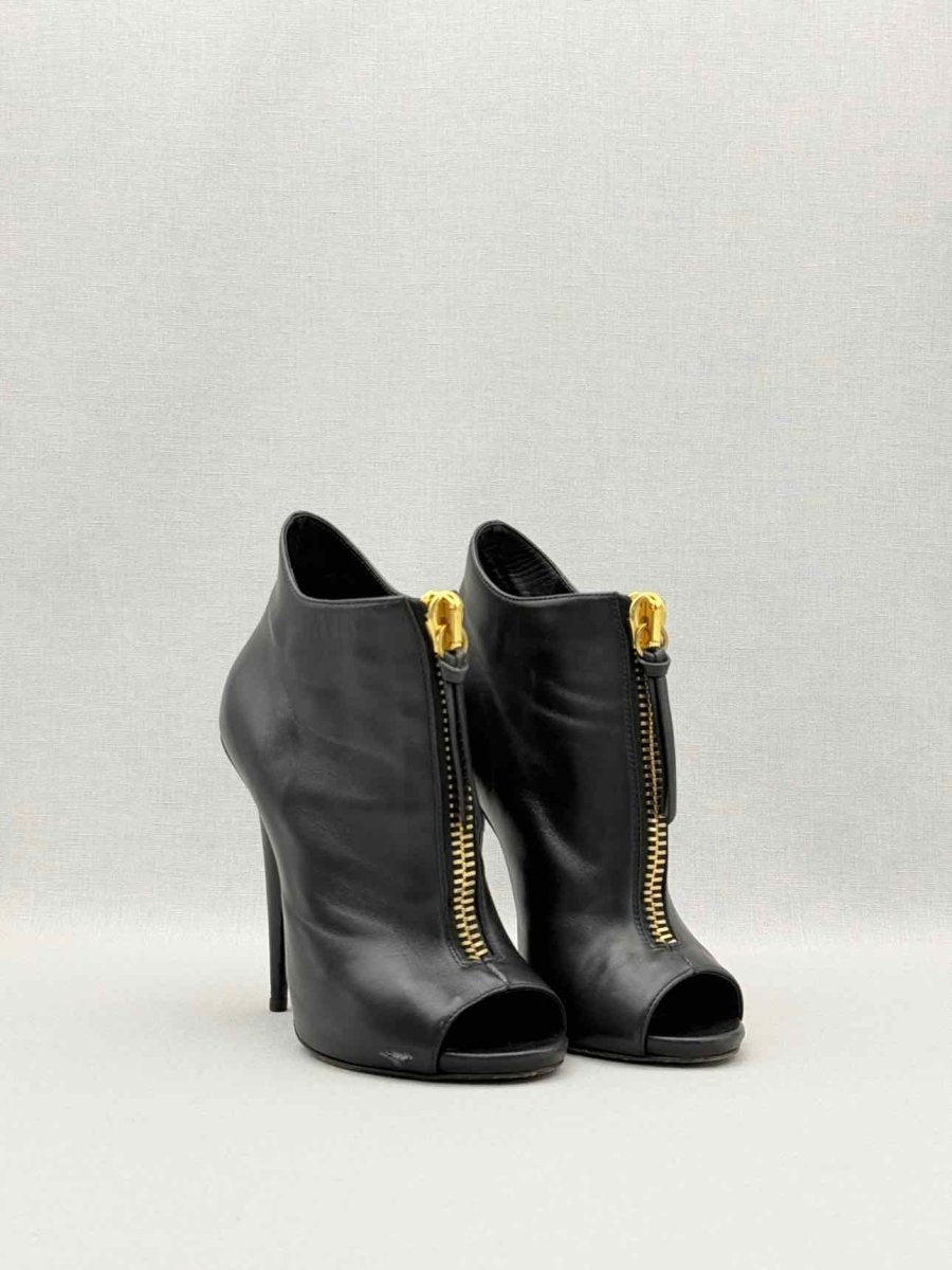 Pre-loved GUISEPPE ZANOTTI Zip Front Black Size EU 37.5 Booties at Reems Closet