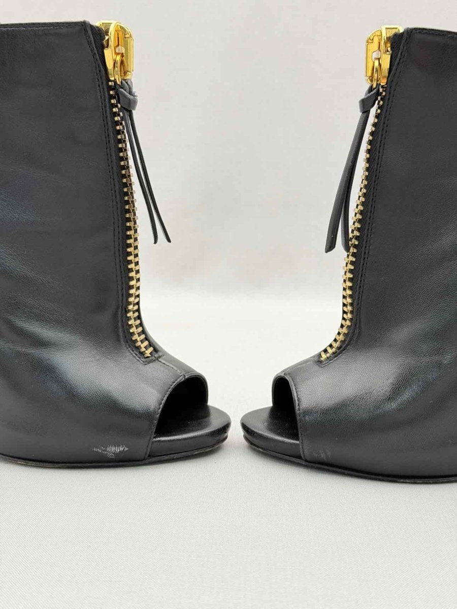 Pre-loved GUISEPPE ZANOTTI Zip Front Black Size EU 37.5 Booties at Reems Closet