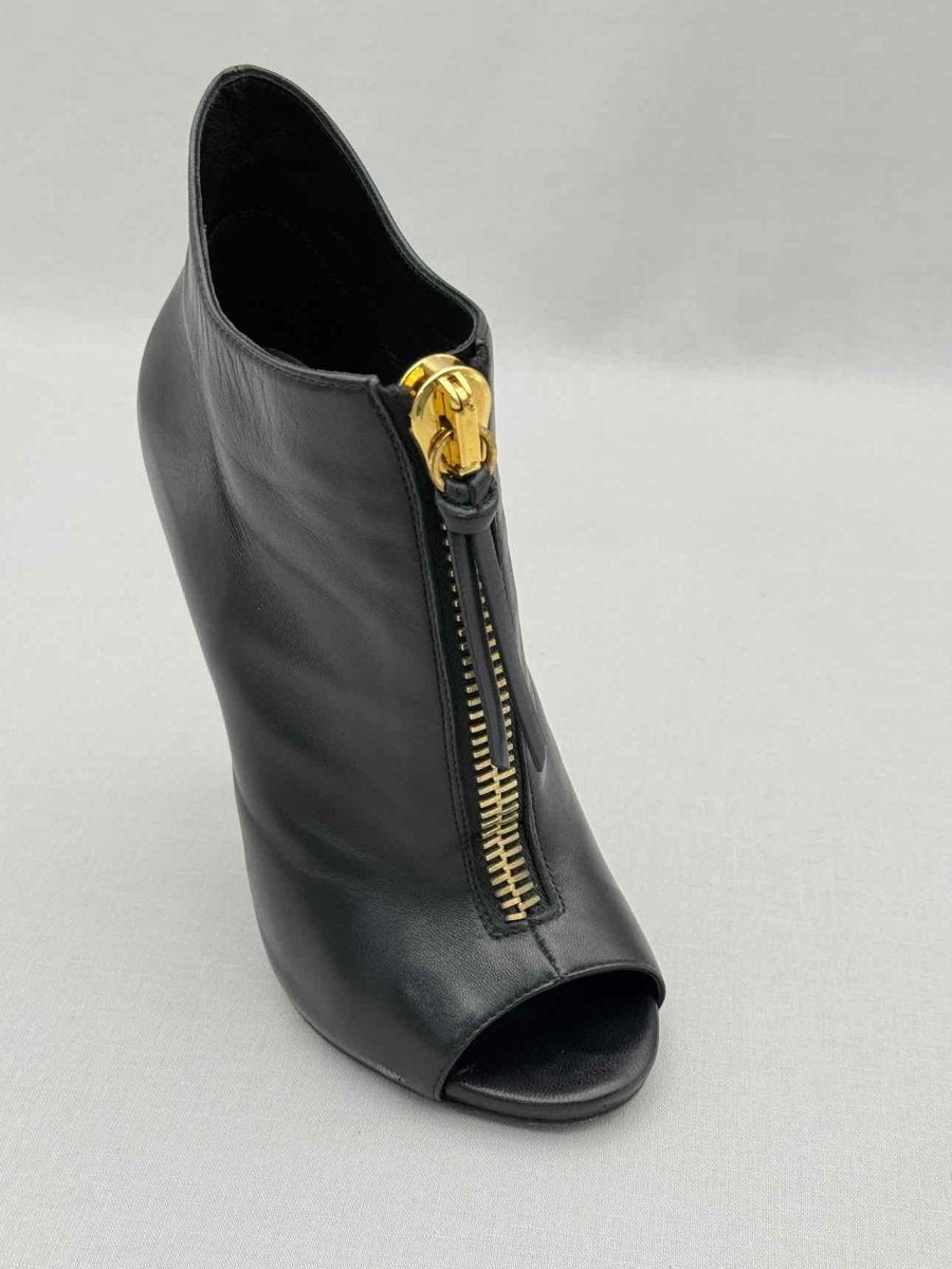 Pre-loved GUISEPPE ZANOTTI Zip Front Black Size EU 37.5 Booties at Reems Closet