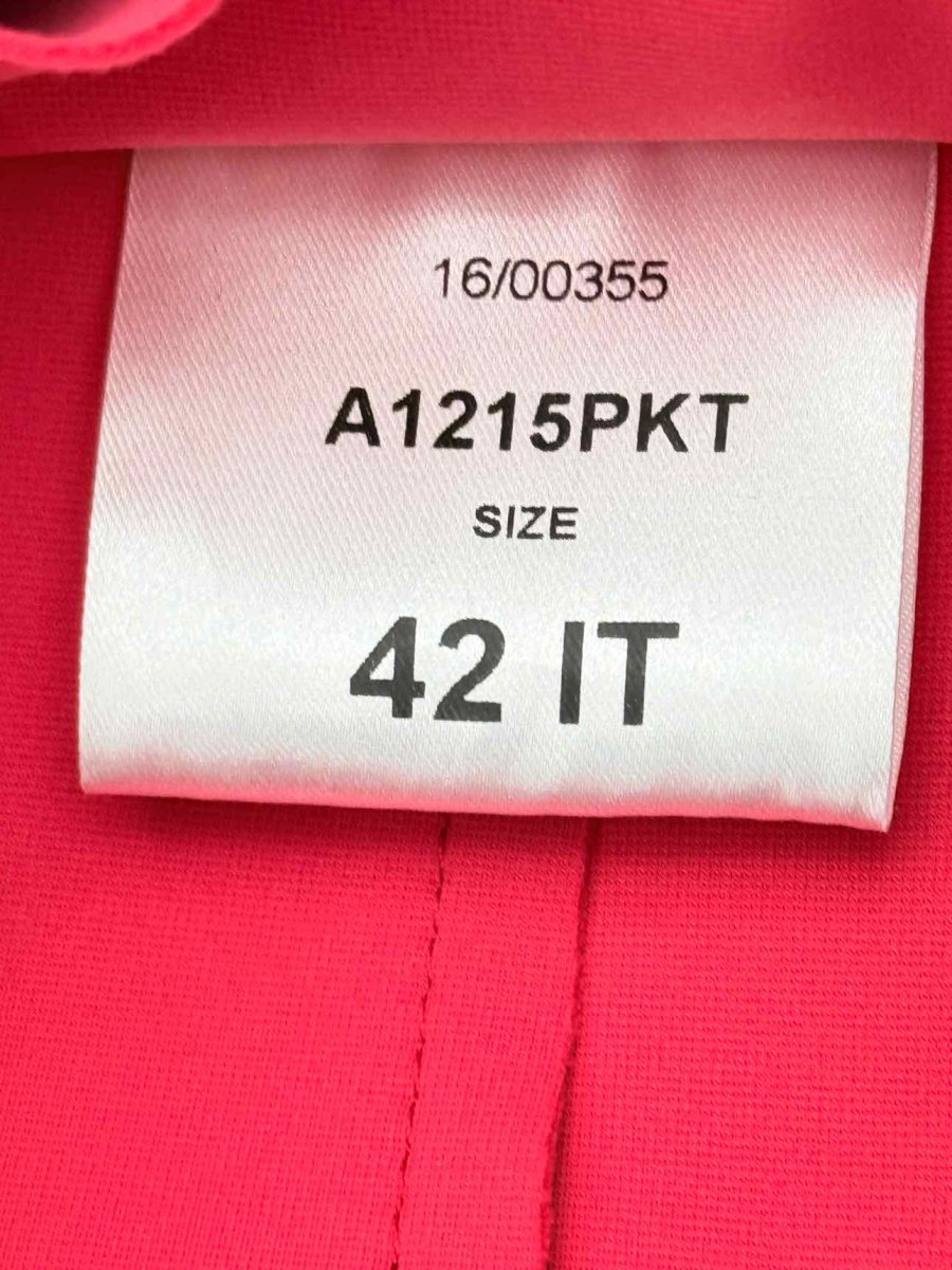 Pre-loved HARRIS WHARF LONDON Scuba Cocoon Pink Size US 6 Coat at Reems Closet