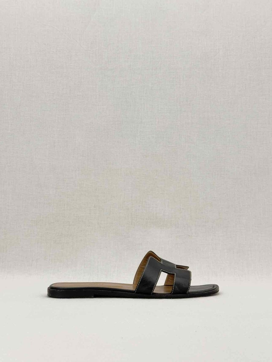Pre - loved HERMES Black Size EU 39 Sandals at Reems Closet