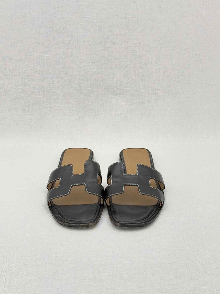 Pre - loved HERMES Black Size EU 39 Sandals at Reems Closet