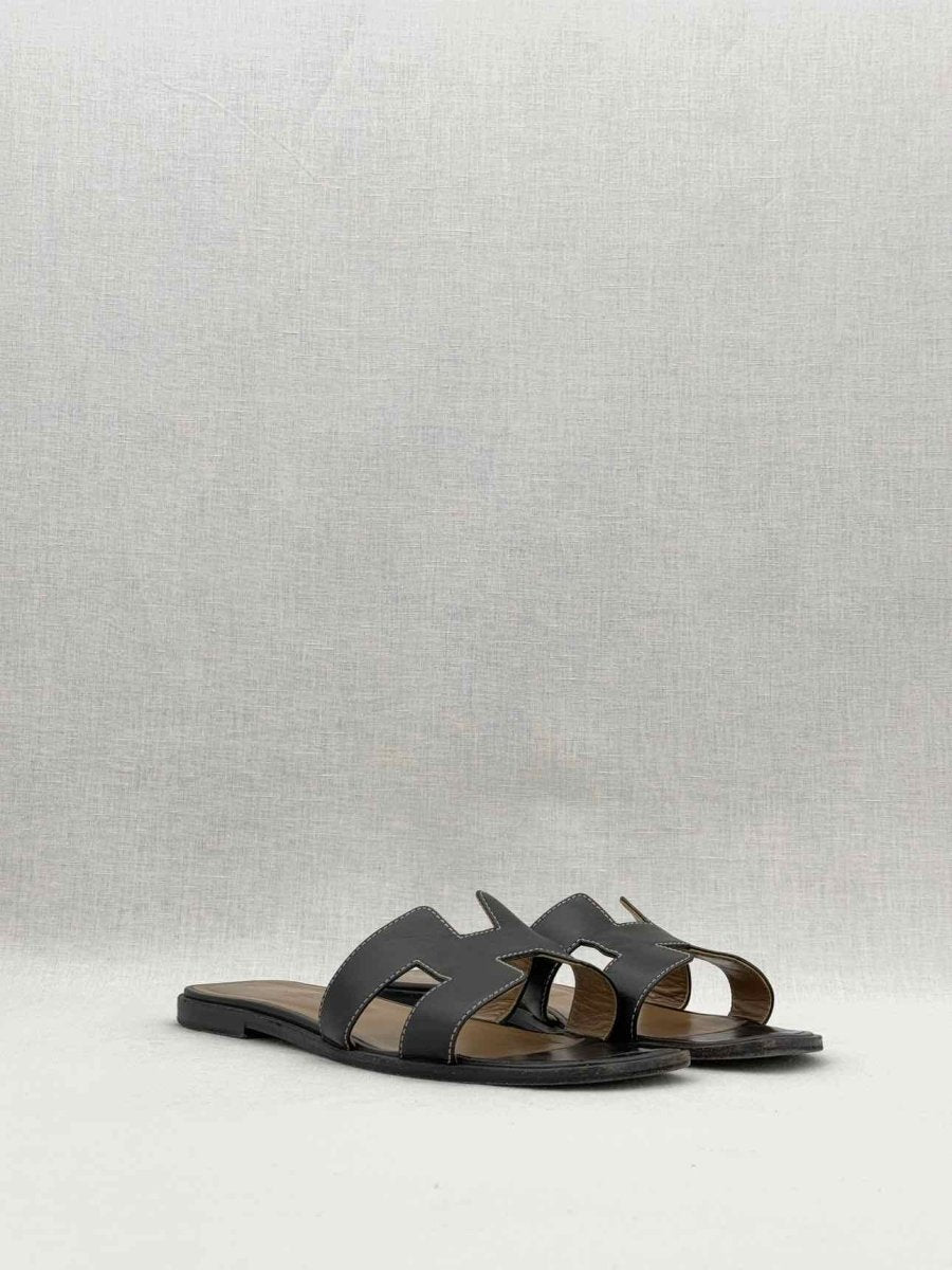 Pre - loved HERMES Black Size EU 39 Sandals at Reems Closet