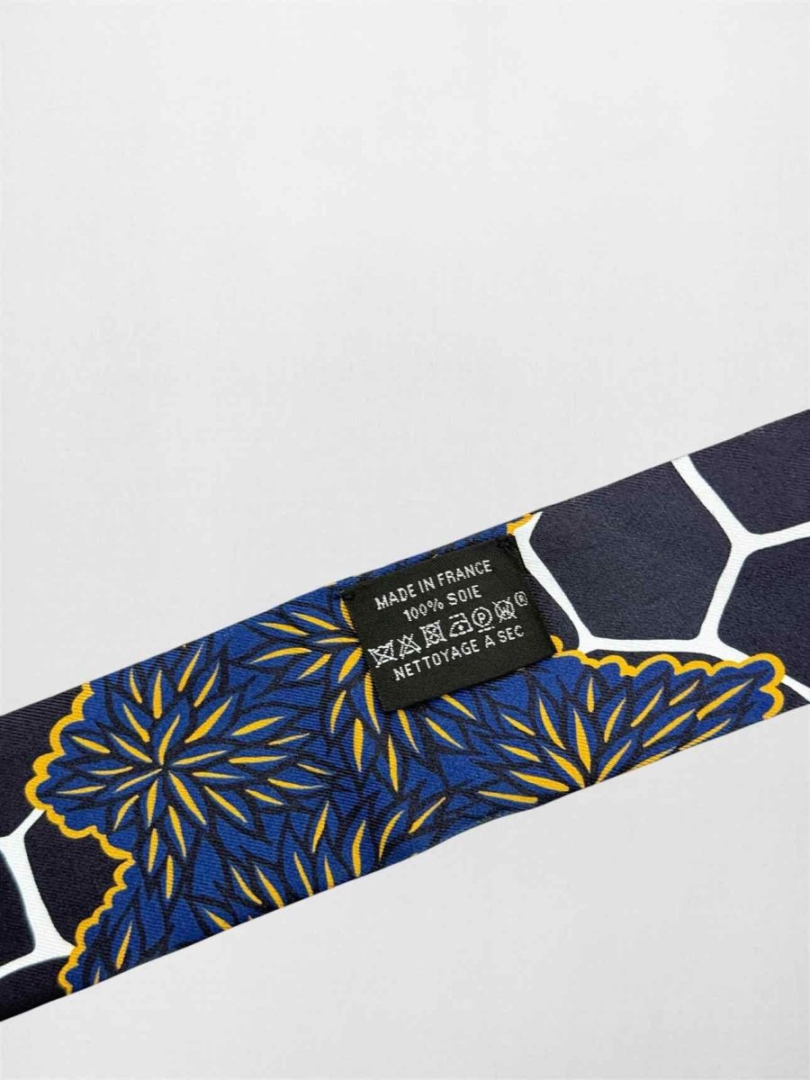 Pre-loved HERMES Bleu Multicolore Twill at Reems Closet
