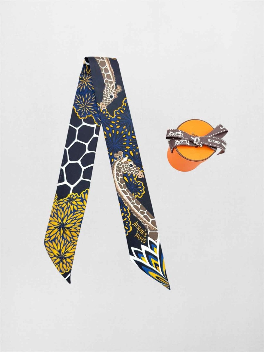 Pre-loved HERMES Bleu Nuit Multicolore Twill at Reems Closet