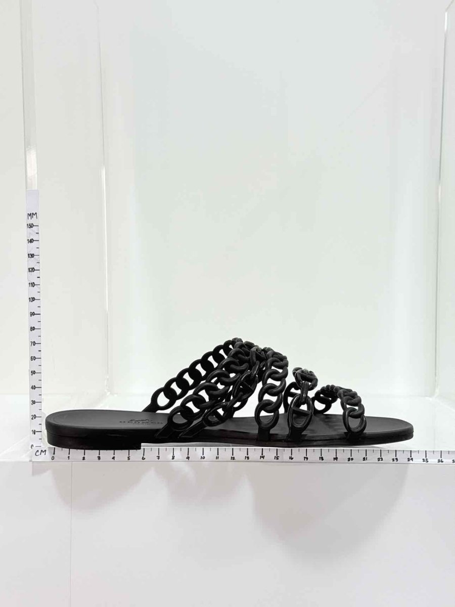 Pre - loved HERMES Chaine d'Ancre Black Size EU 38 Slides at Reems Closet