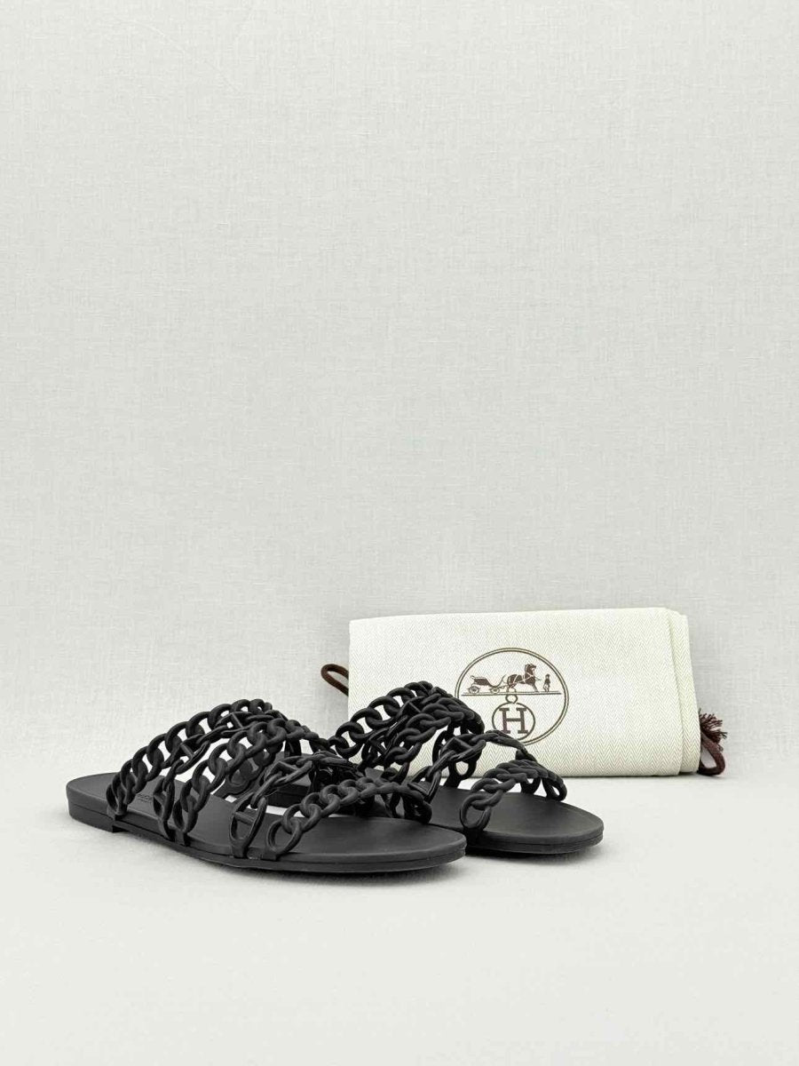 Pre - loved HERMES Chaine d'Ancre Black Size EU 38 Slides at Reems Closet