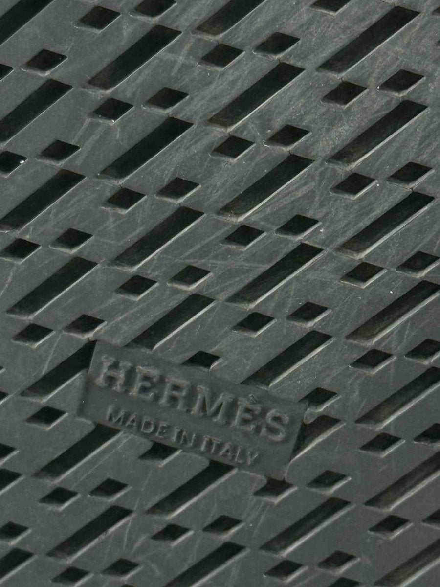 Pre - loved HERMES Chypre White Size EU 38.5 Sandals at Reems Closet