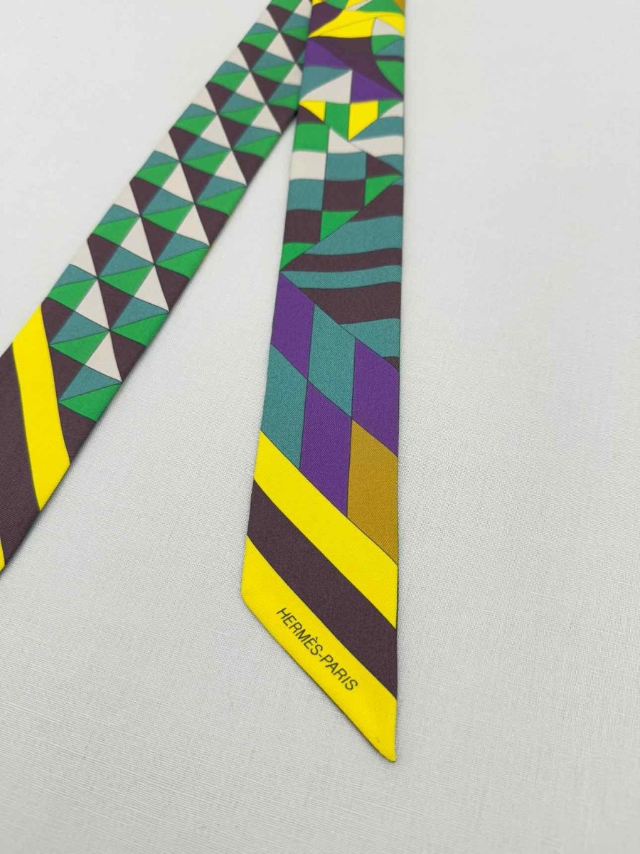 Pre - loved HERMES Etribelt Blue Top Handle at Reems Closet