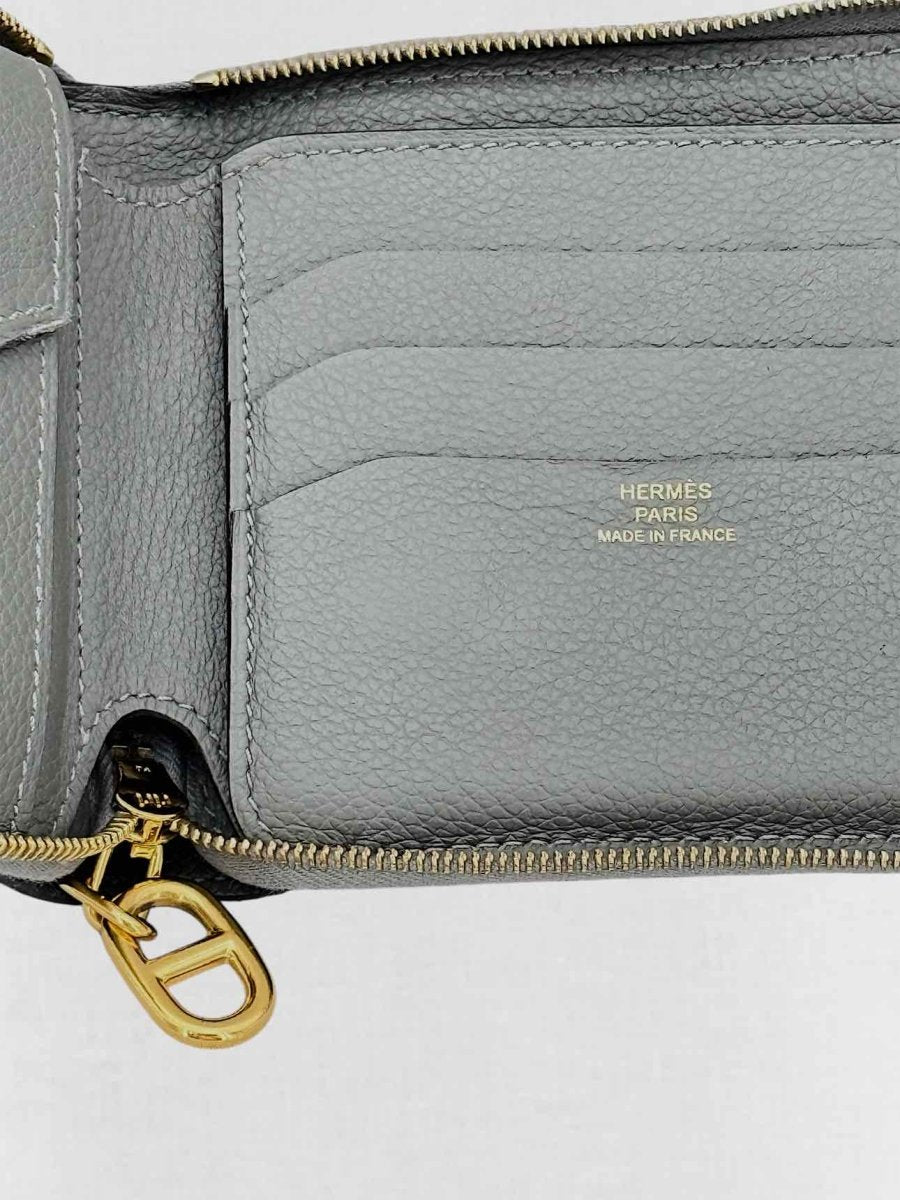 Pre - loved HERMES Grey Compact Wallet at Reems Closet