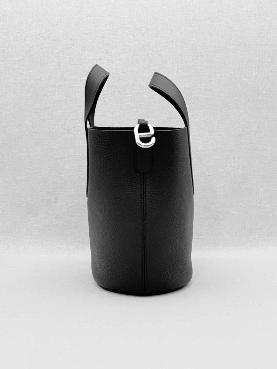 Pre-loved HERMES In-The-Loop Noir Tote Bag at Reems Closet