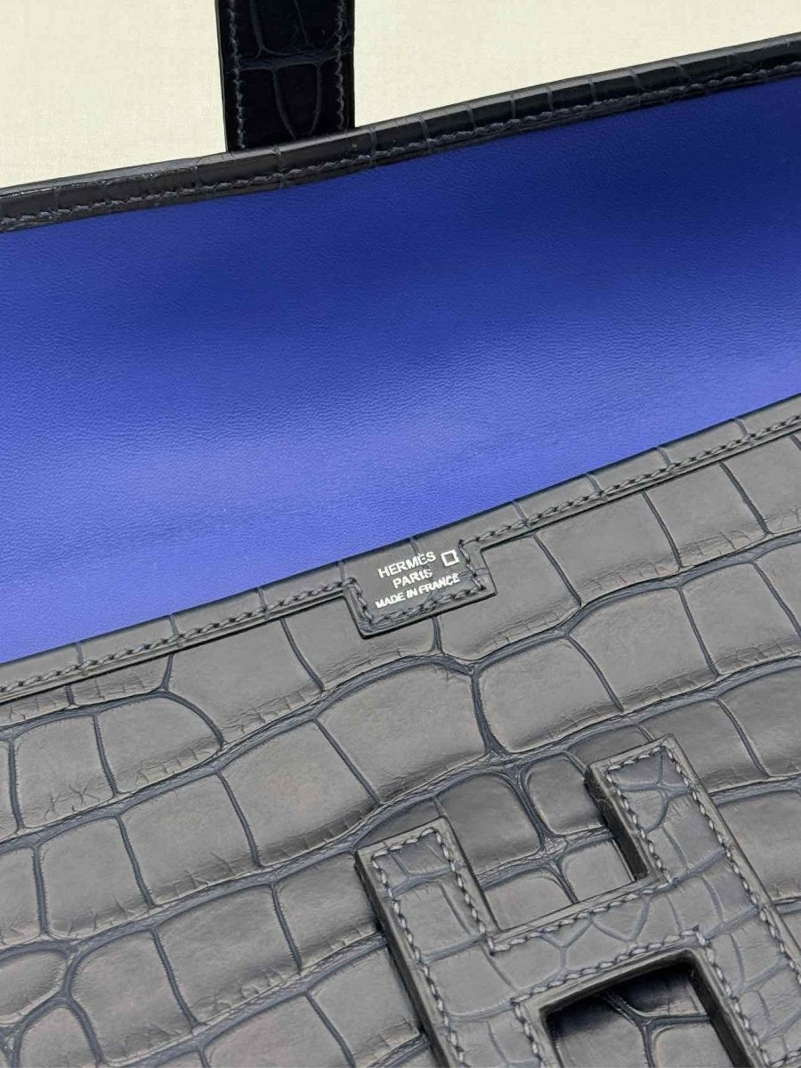 Pre-loved HERMES Jige Elan Bleu Indigo Clutch at Reems Closet