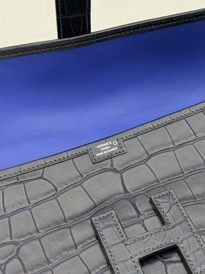 Pre-loved HERMES Jige Elan Bleu Indigo Clutch at Reems Closet