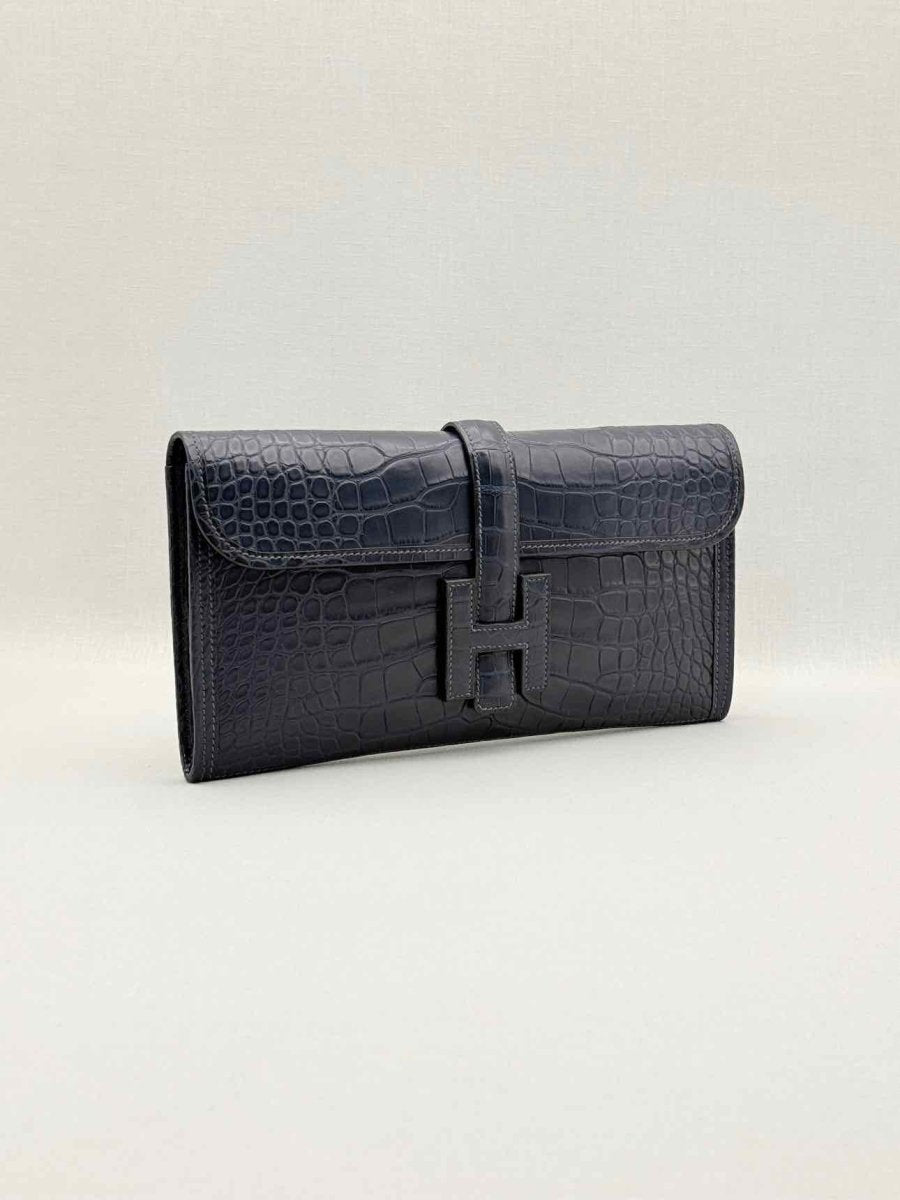 Pre-loved HERMES Jige Elan Bleu Indigo Clutch at Reems Closet