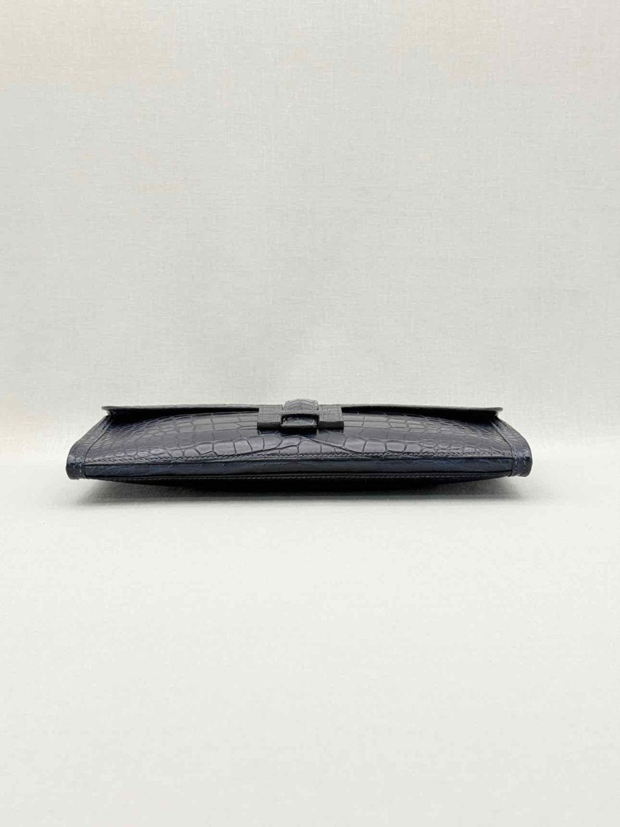 Pre-loved HERMES Jige Elan Bleu Indigo Clutch at Reems Closet