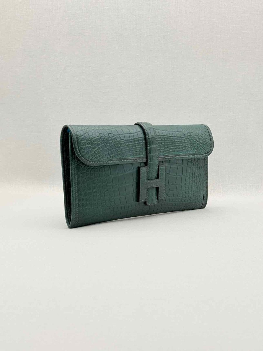 Pre-loved HERMES Jige Elan Vert Emerald Clutch at Reems Closet
