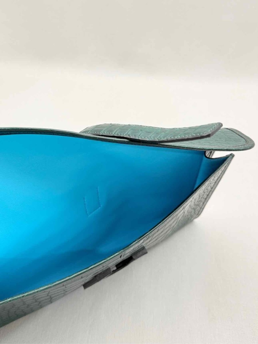 Pre-loved HERMES Jige Elan Vert Emerald Clutch at Reems Closet