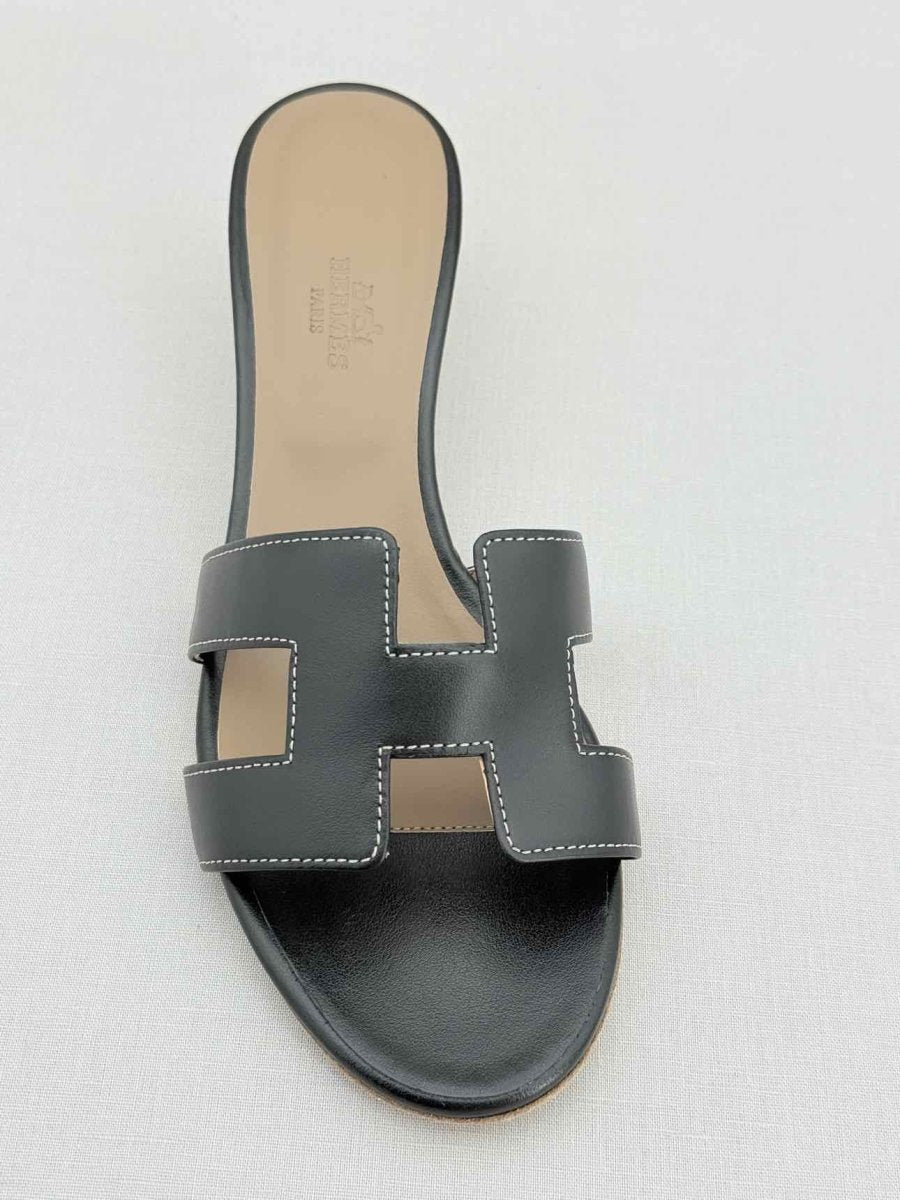 Pre - loved HERMES Oasis Black Size EU 39.5 Heeled Sandals at Reems Closet