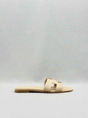 Pre-loved HERMES ORAN Beige Mastic Size EU 39 Sandals at Reems Closet