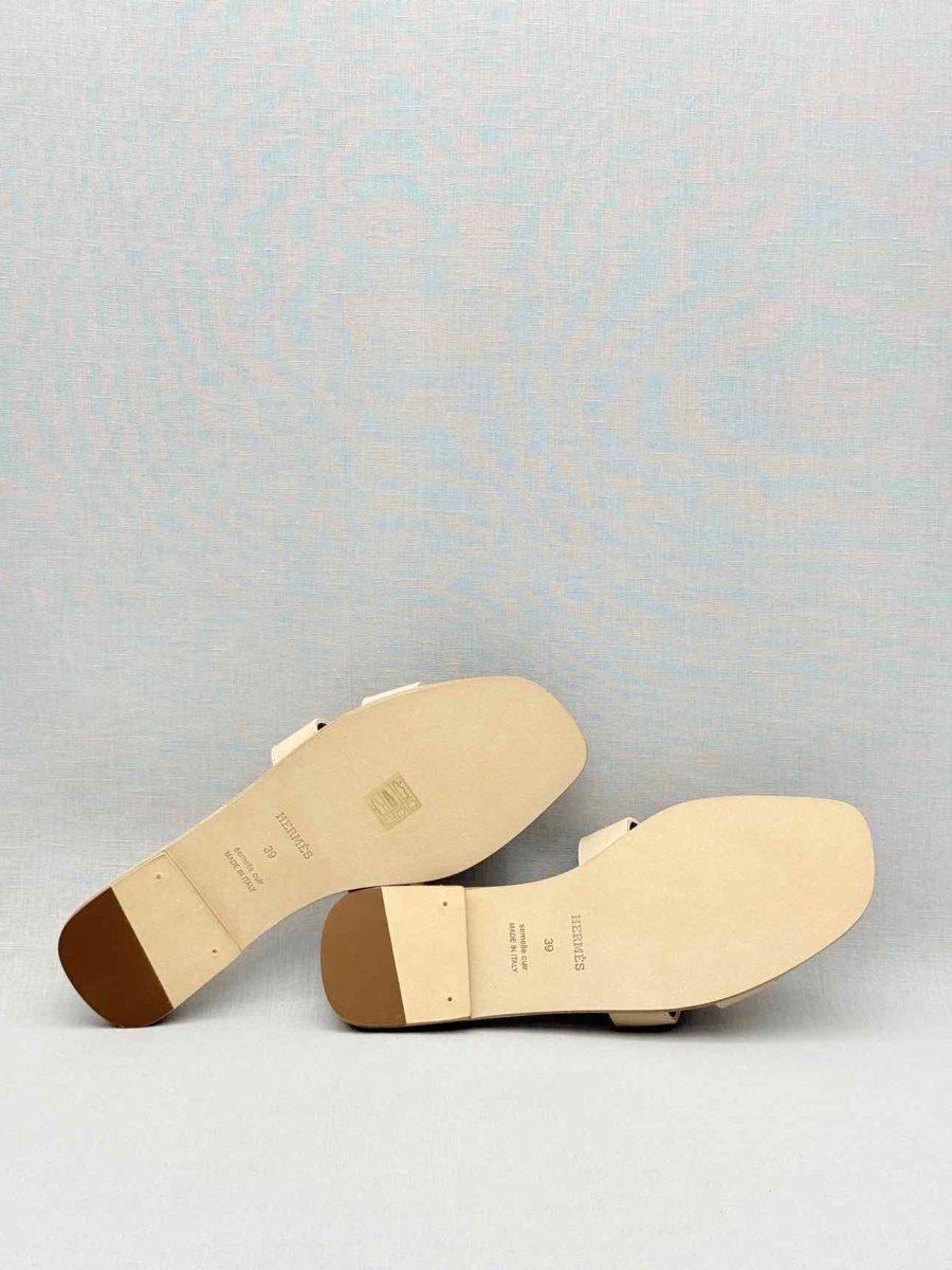 Pre-loved HERMES ORAN Beige Mastic Size EU 39 Sandals at Reems Closet