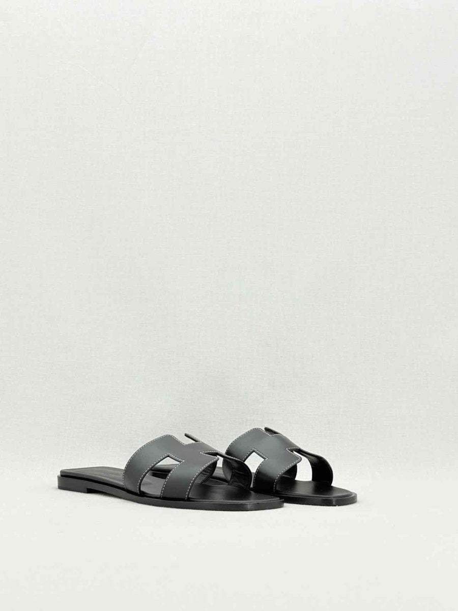Pre - loved HERMES ORAN Black Size EU 38.5 Sandals at Reems Closet