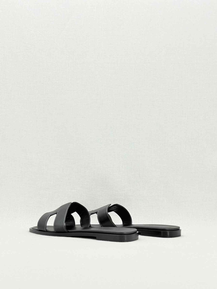 Pre - loved HERMES ORAN Black Size EU 38.5 Sandals at Reems Closet