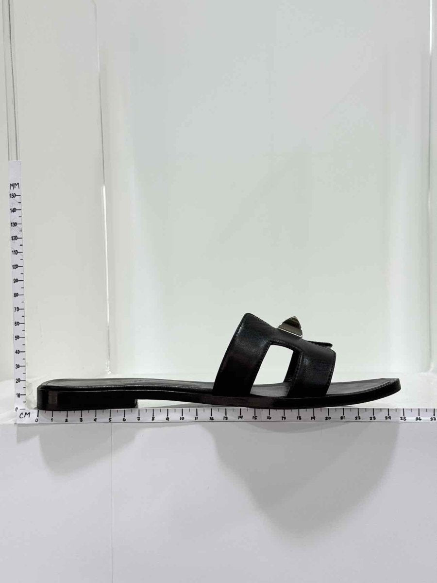 Pre - loved HERMES ORAN Black Size EU 39 Sandals at Reems Closet
