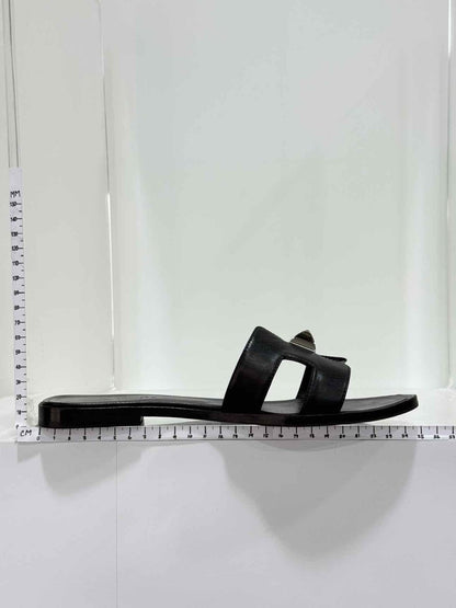 Pre - loved HERMES ORAN Black Size EU 39 Sandals at Reems Closet
