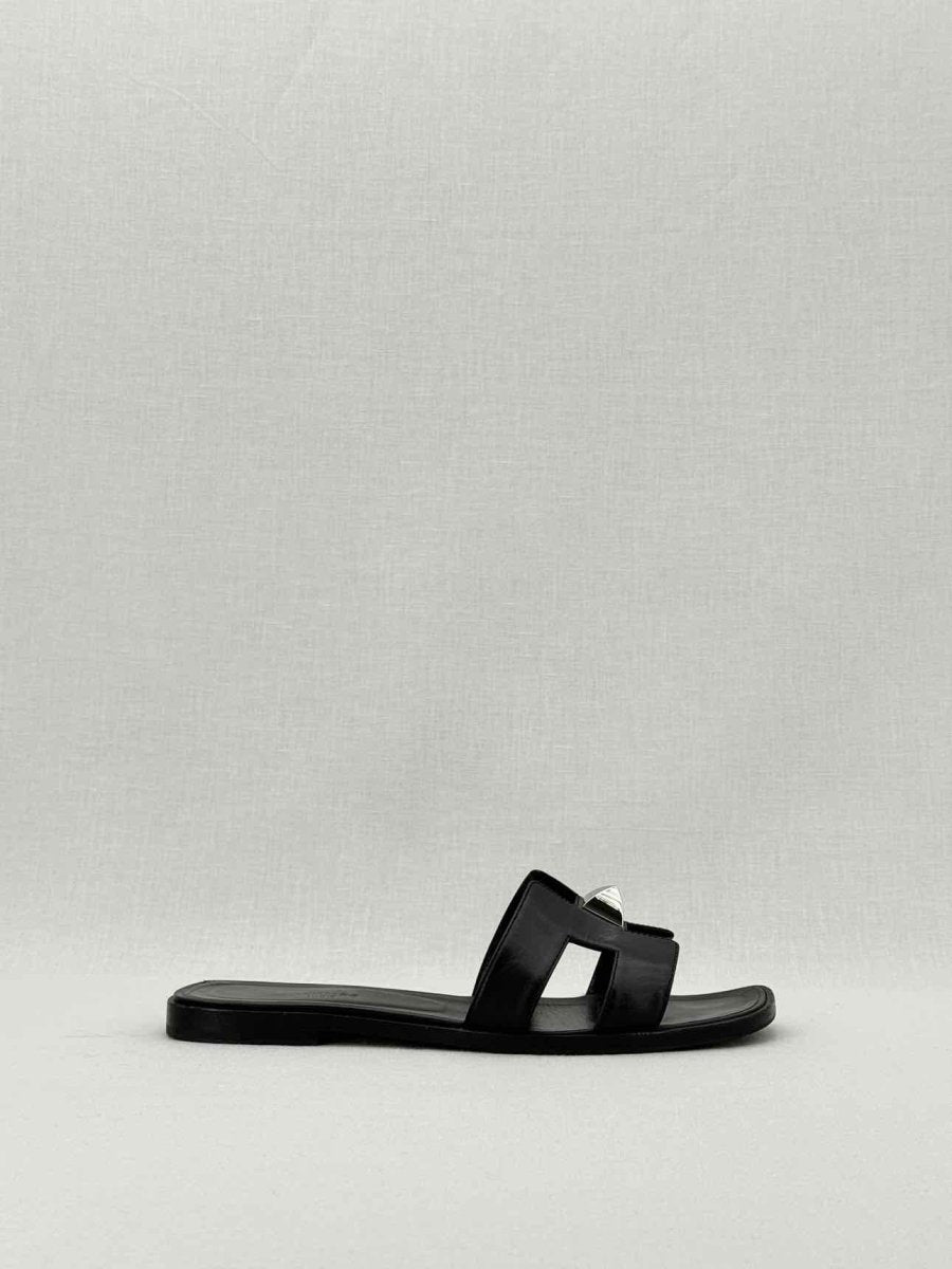 Pre - loved HERMES ORAN Black Size EU 39 Sandals at Reems Closet
