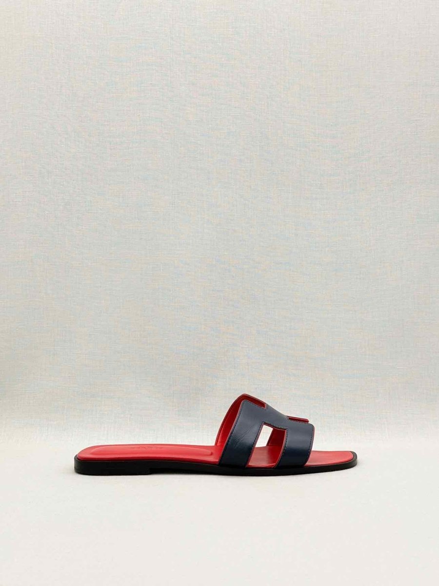 Pre-loved HERMES ORAN Black Size EU 39 Sandals at Reems Closet