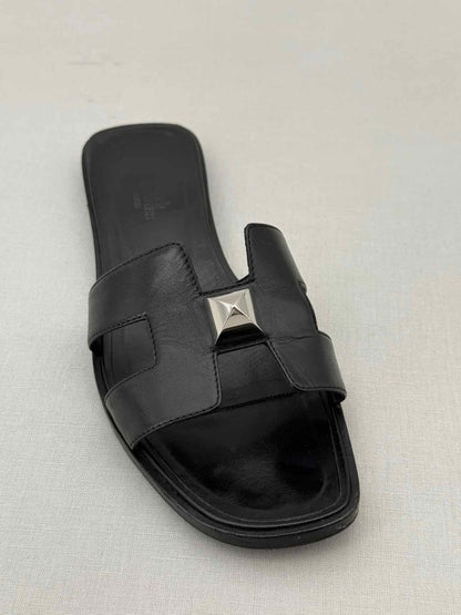 Pre - loved HERMES ORAN Black Size EU 39 Sandals at Reems Closet