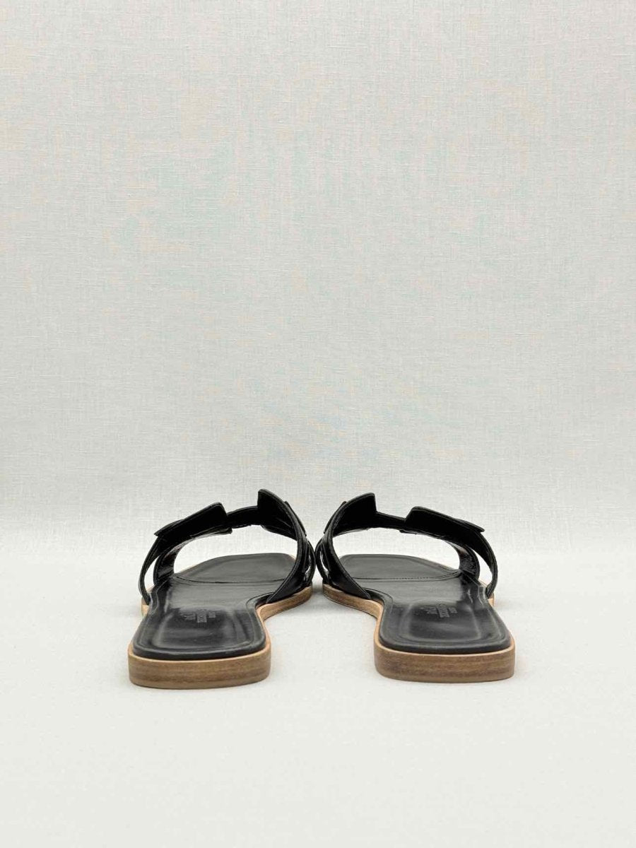 Pre-loved HERMES ORAN Black Size EU 40 Flats at Reems Closet