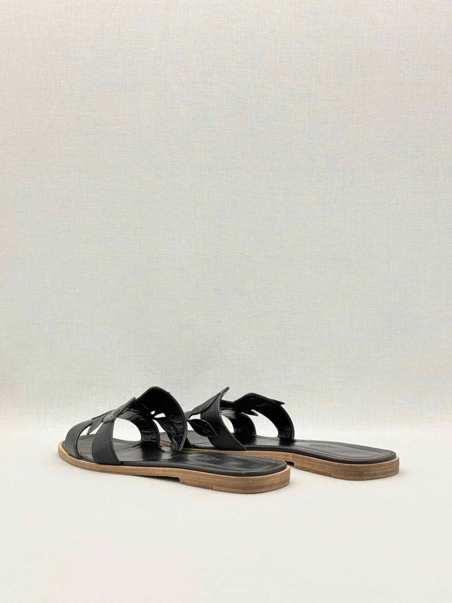 Pre-loved HERMES ORAN Black Size EU 40 Flats at Reems Closet