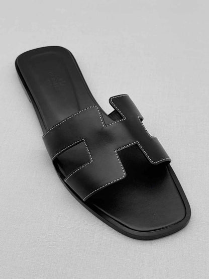 Pre-loved HERMES ORAN Noir Size EU 39 Sandals at Reems Closet