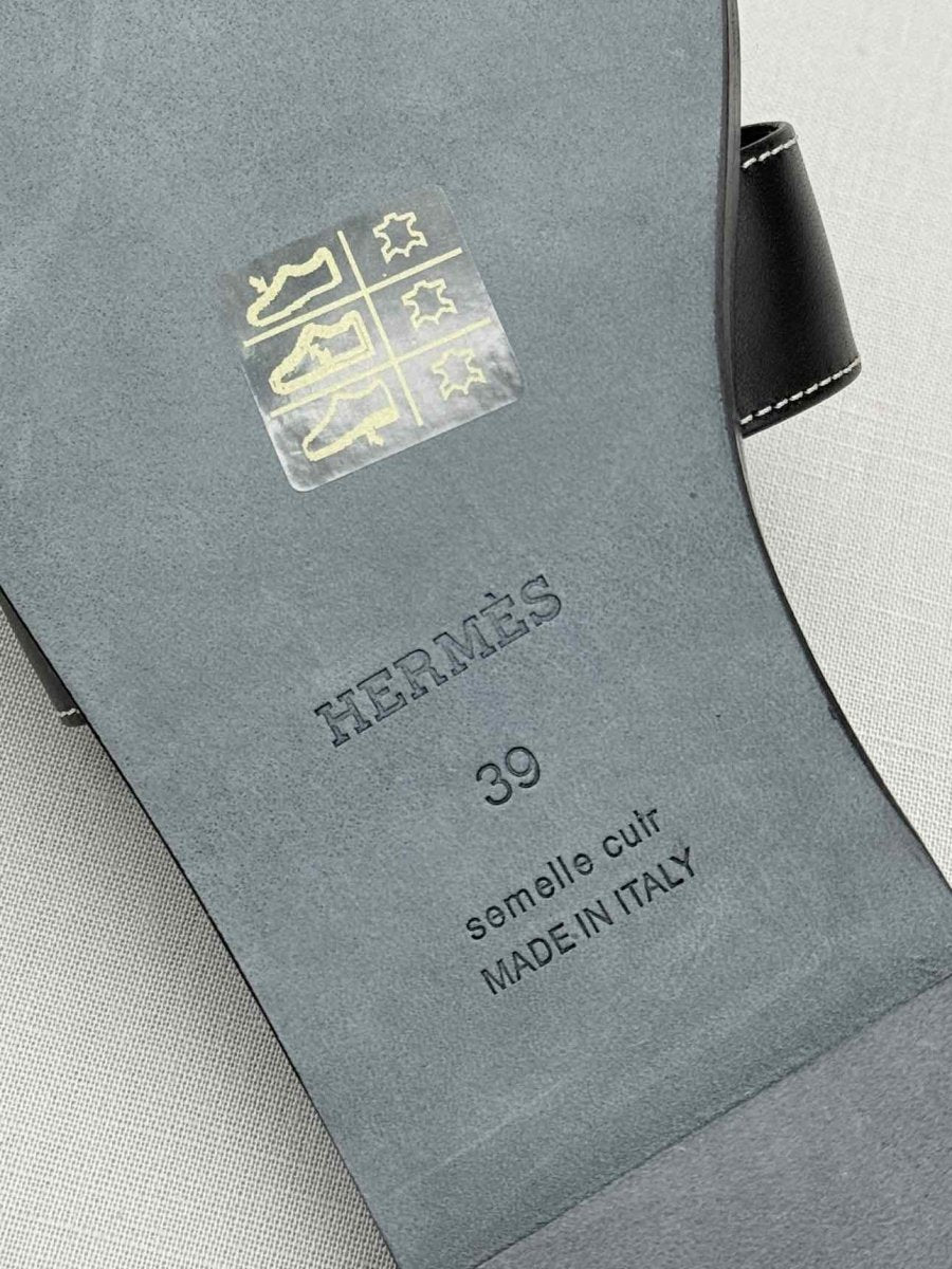 Pre-loved HERMES ORAN Noir Size EU 39 Sandals at Reems Closet