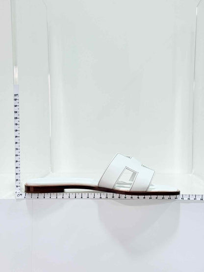 Pre - loved HERMES ORAN White Size EU 38.5 Sandals at Reems Closet