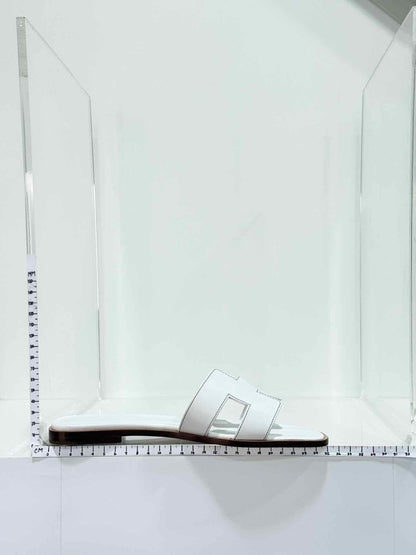 Pre - loved HERMES ORAN White Size EU 39.5 Sandals at Reems Closet