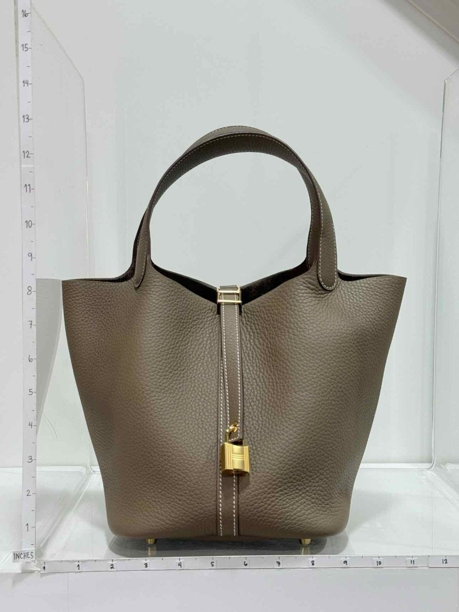 Pre-loved HERMES Top Handle at Reems Closet