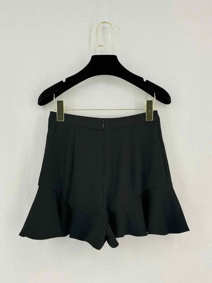 Pre-loved INTERMIX Black Size Small Shorts at Reems Closet