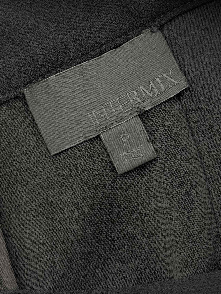 Pre-loved INTERMIX Black Size Small Shorts at Reems Closet