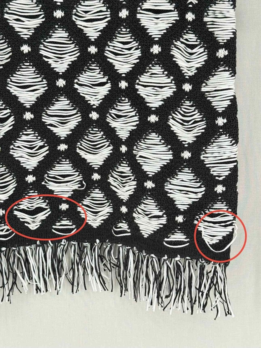 Pre - loved KARL LAGERFELD Black & White Knit Size XSmall Top at Reems Closet