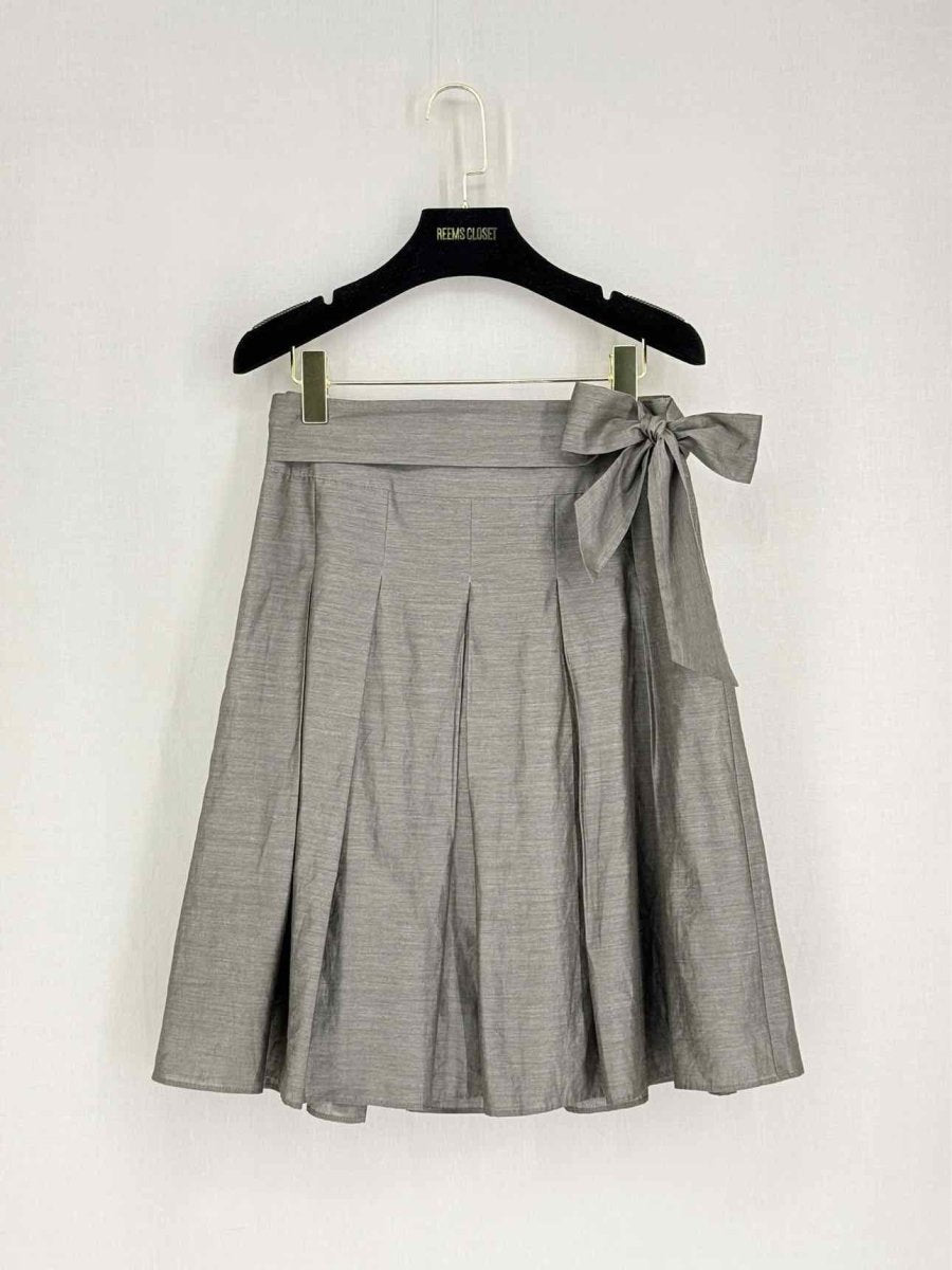 Pre-loved KUMIKYOKU Grey Back Size Medium Knee Length Skirt at Reems Closet