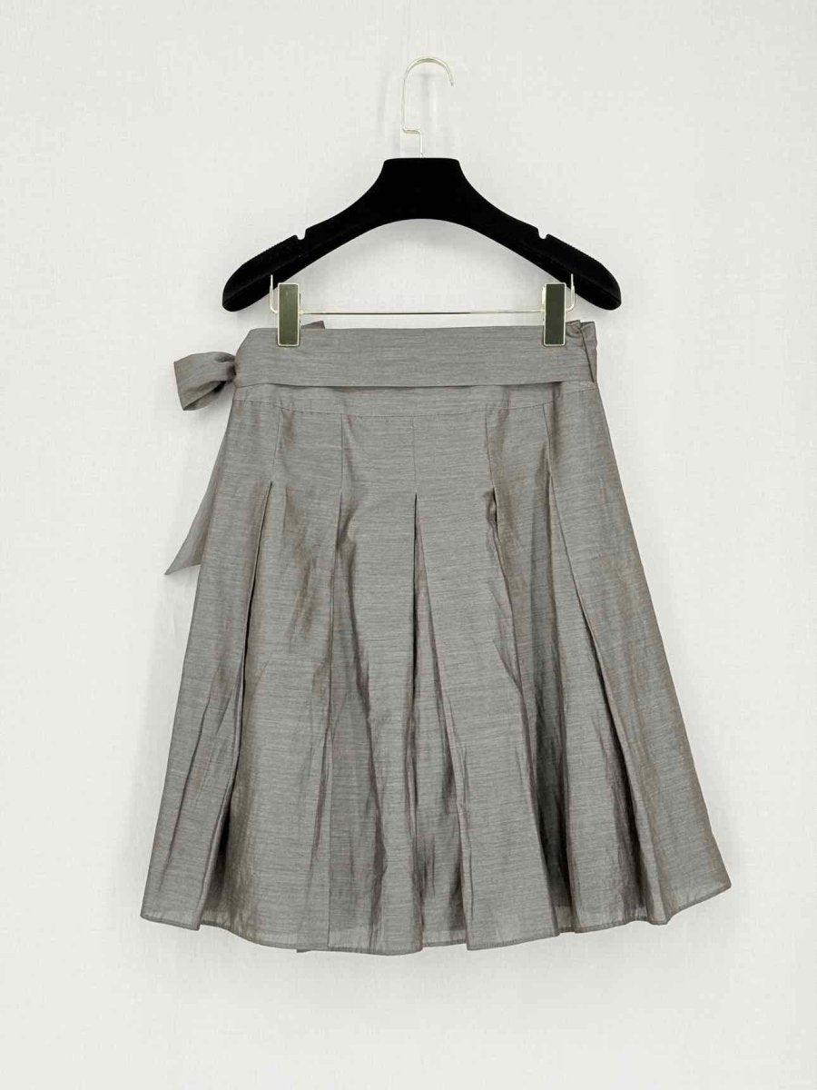 Pre-loved KUMIKYOKU Grey Back Size Medium Knee Length Skirt at Reems Closet
