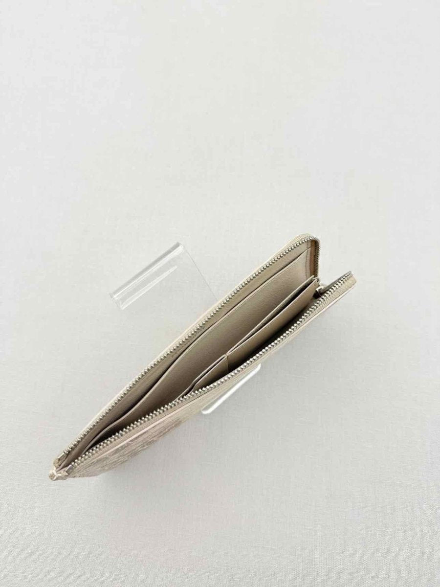 Pre-loved KWANPEN White & Brwon Continental Wallet at Reems Closet