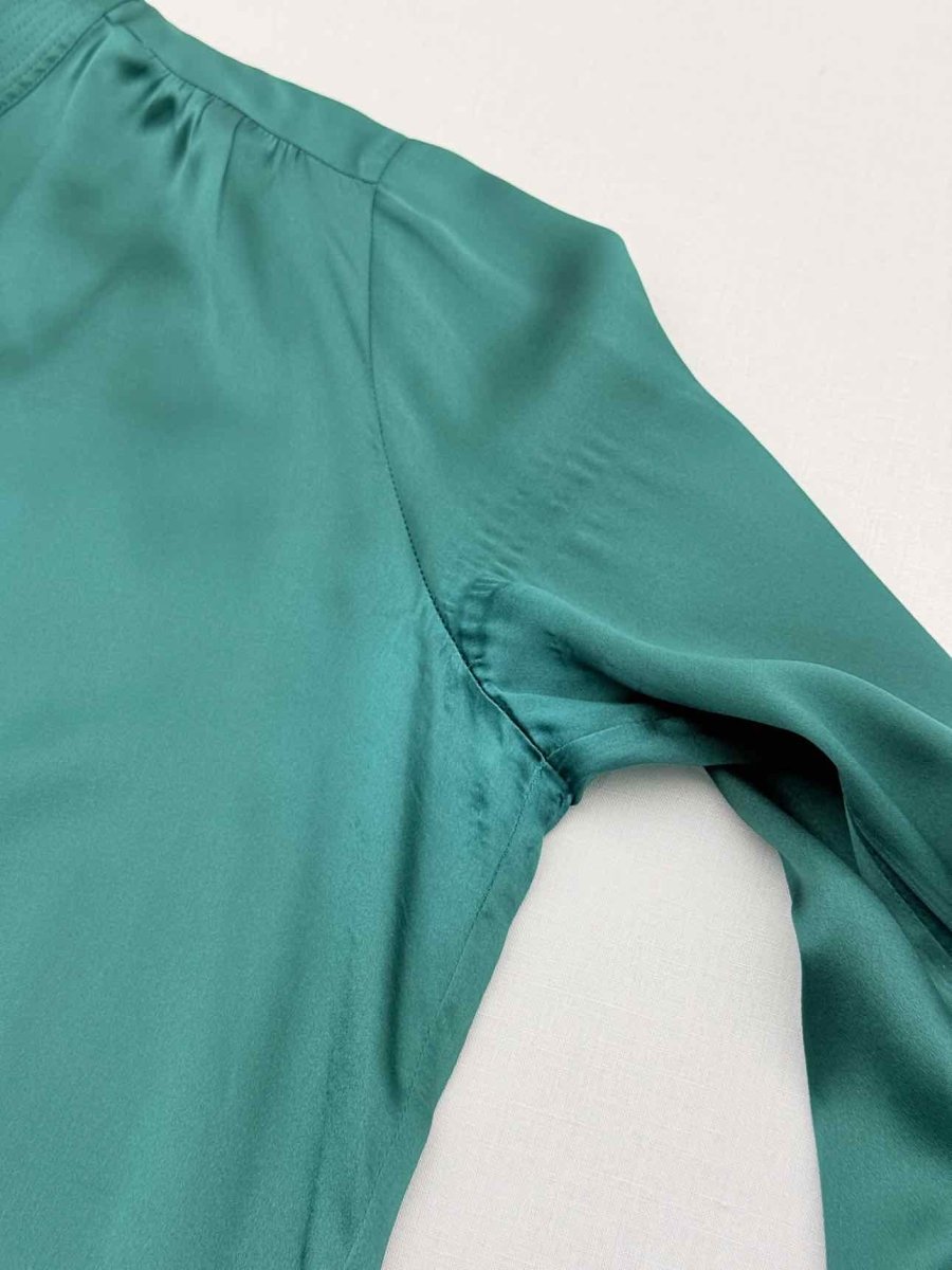 Pre - loved L'AGENCE Green Size Large Top at Reems Closet