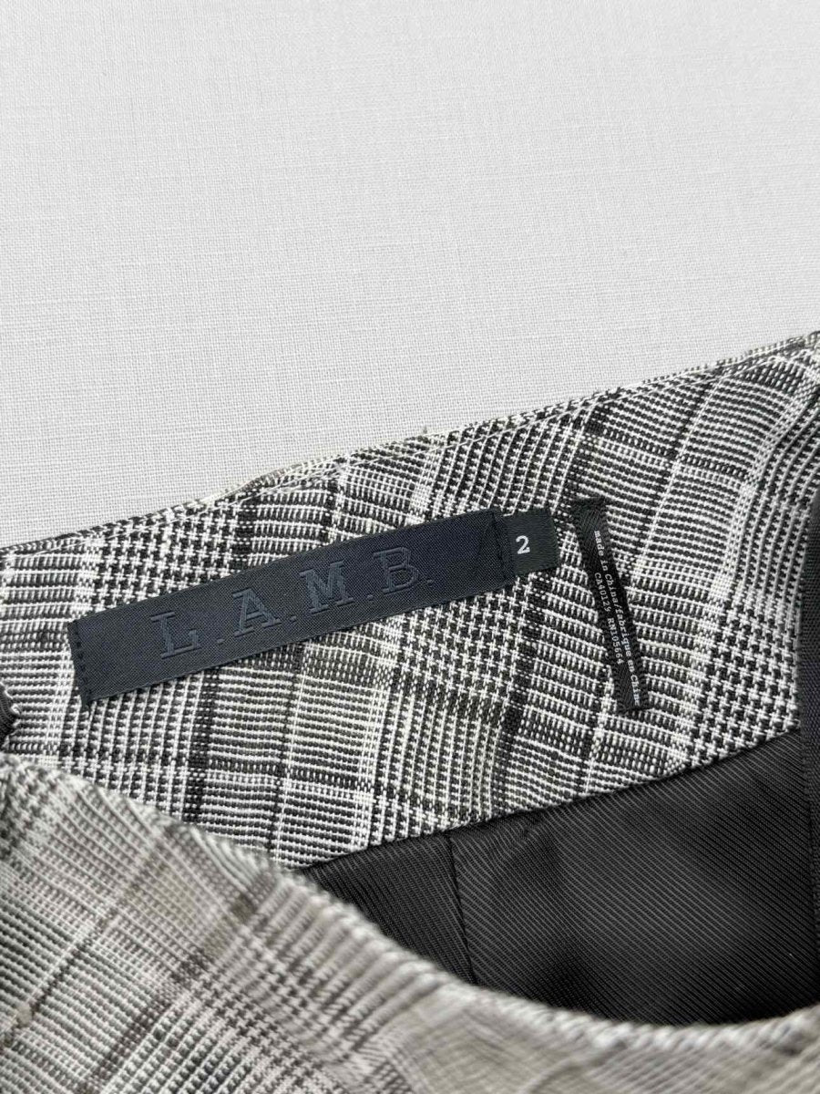 Pre-loved L.A.M.B. White & Black Plaid Size US 2 Shorts at Reems Closet