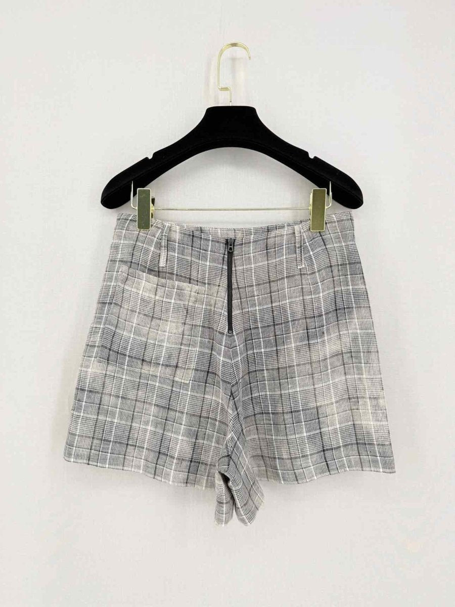 Pre-loved L.A.M.B. White & Black Plaid Size US 2 Shorts at Reems Closet